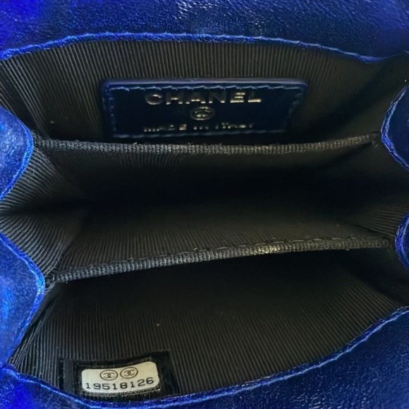 CHANEL PATENT LEATHER CC  CROSSBODY - Picture 6 of 7